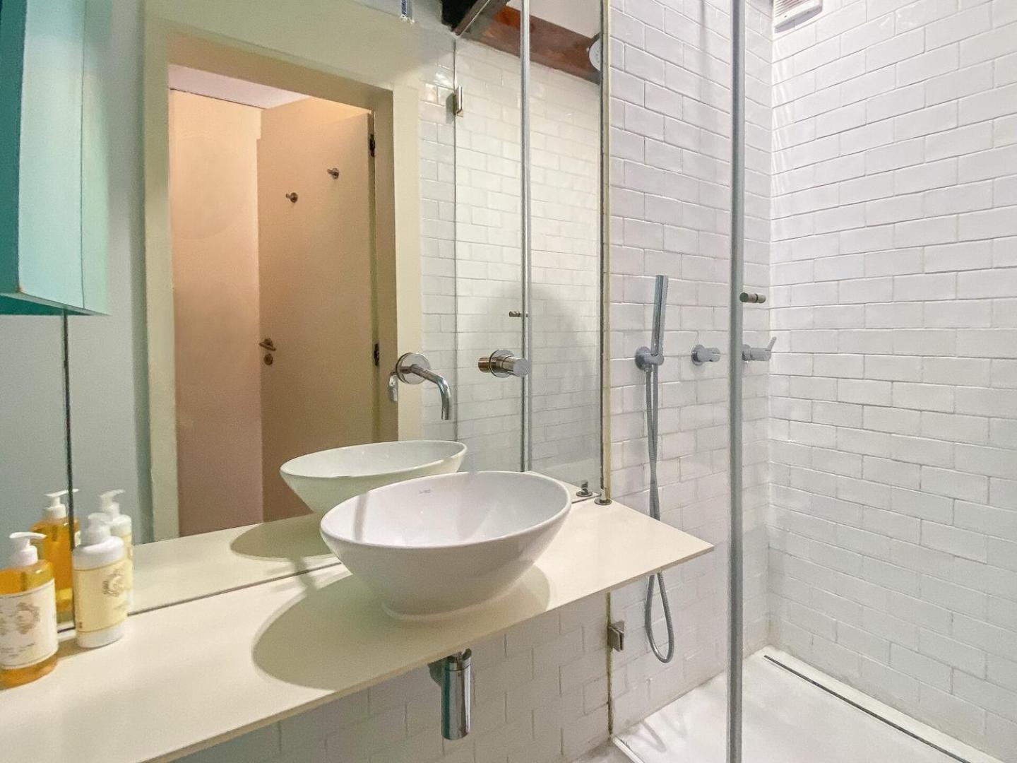 Ground Floor With Private Patio And Ac Lisbon