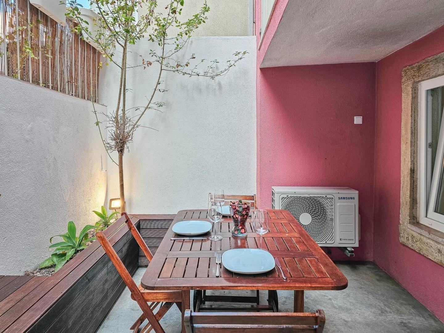 Ground Floor With Private Patio And Ac * Lisbon