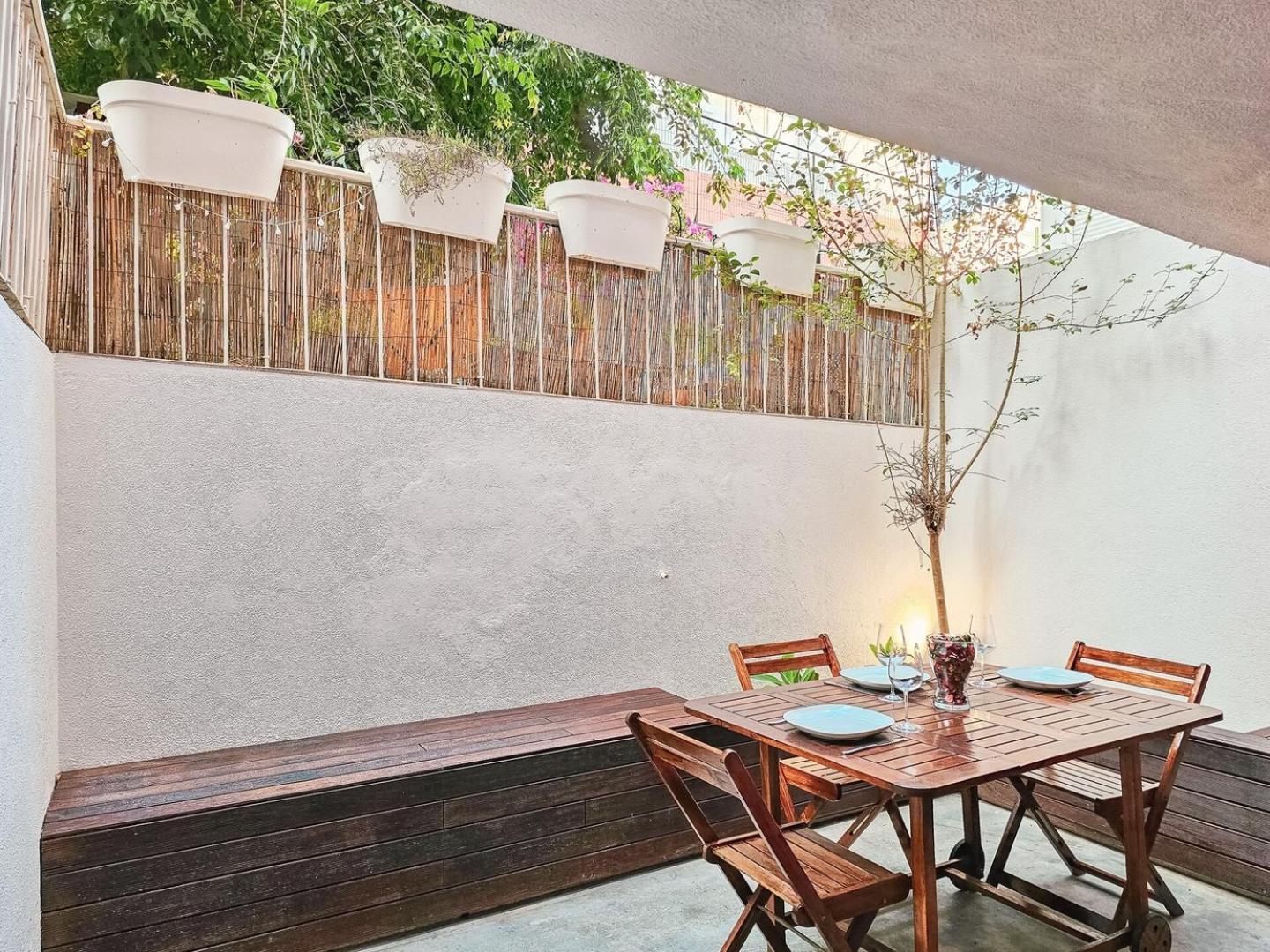 Apartment Ground Floor With Private Patio And Ac Lisbon